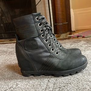 Gently used Sorel hiking boots size 8